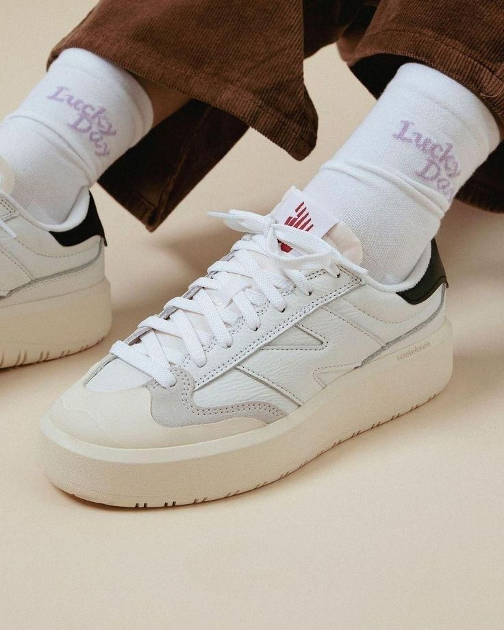 Sneakers & Streetwear